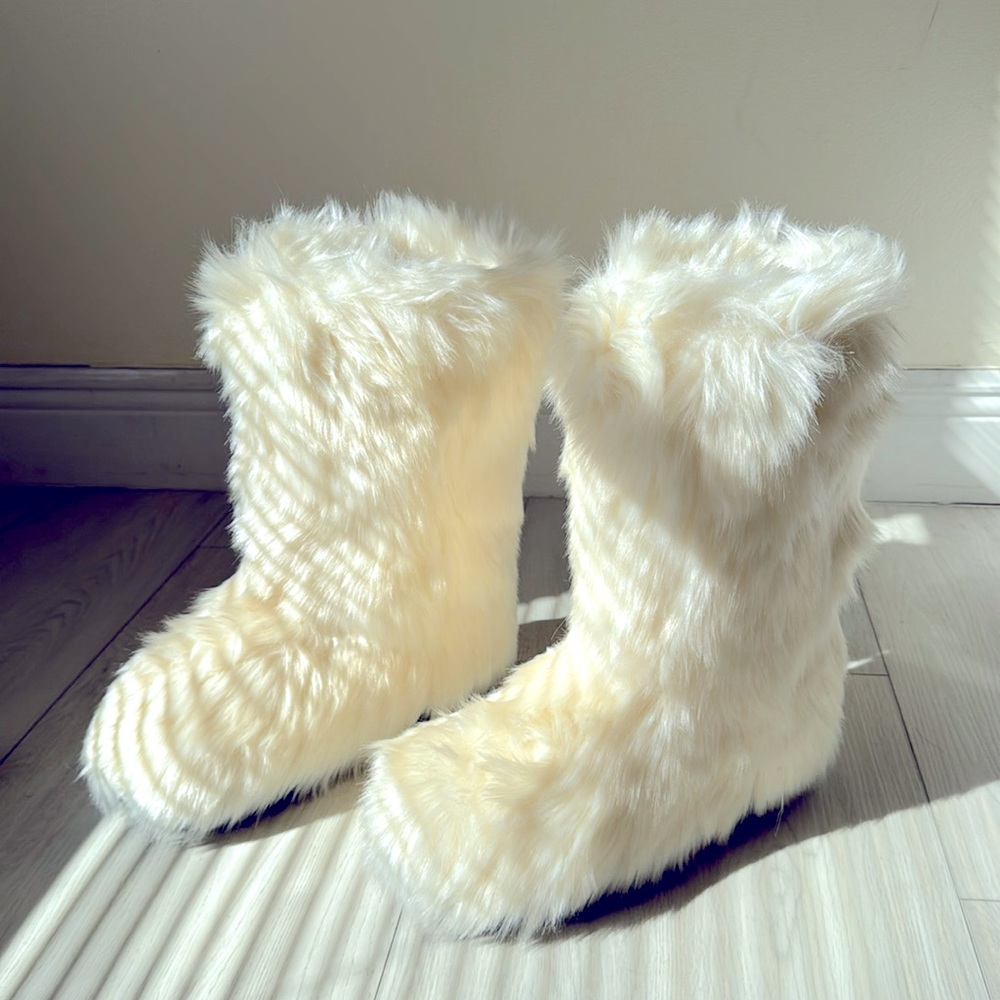 Brand New, Never Worn. White Faux Fur Boots Fluffy Winter Snow Boots